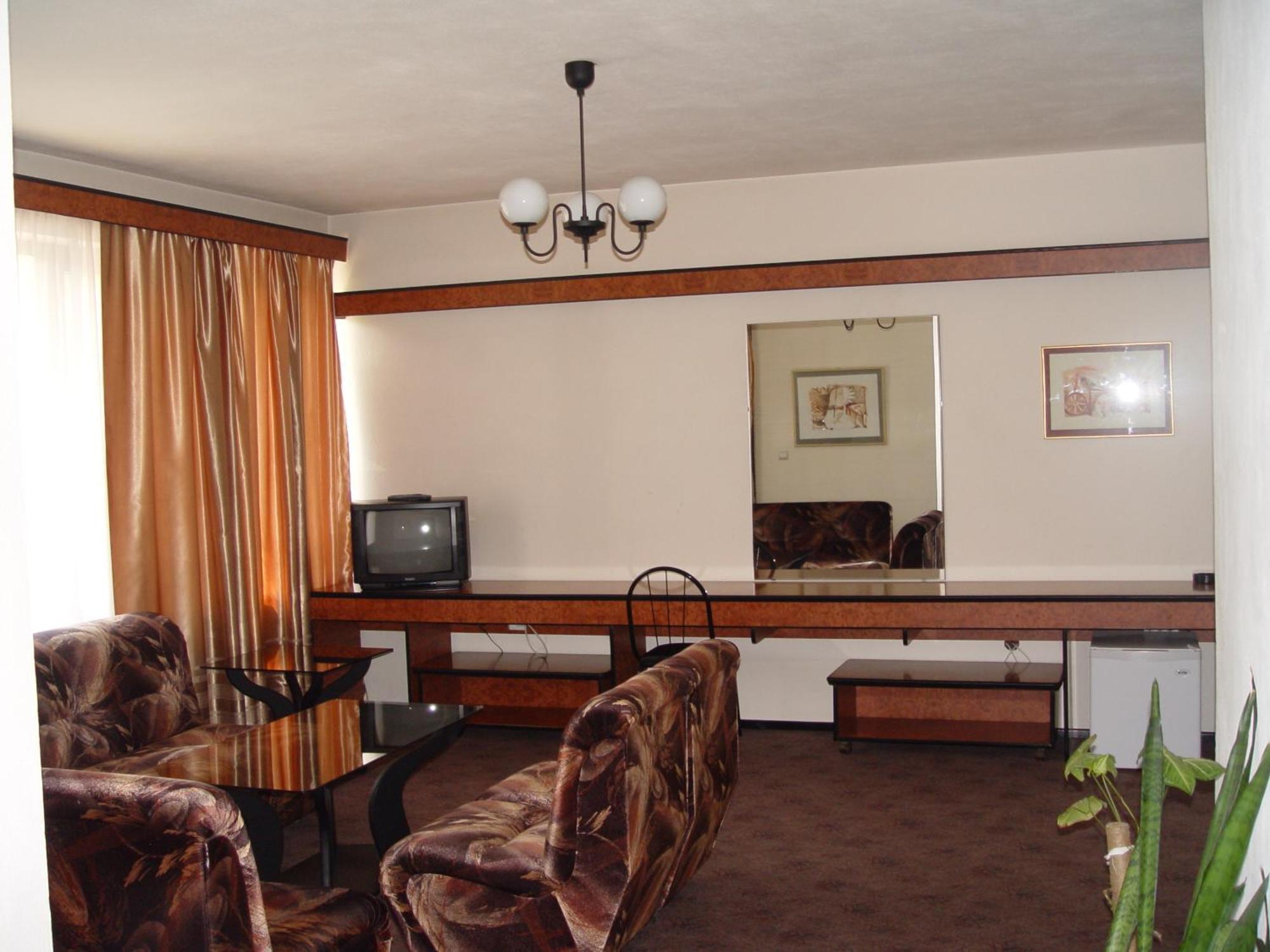 Family Hotel Gabrova Dış mekan fotoğraf