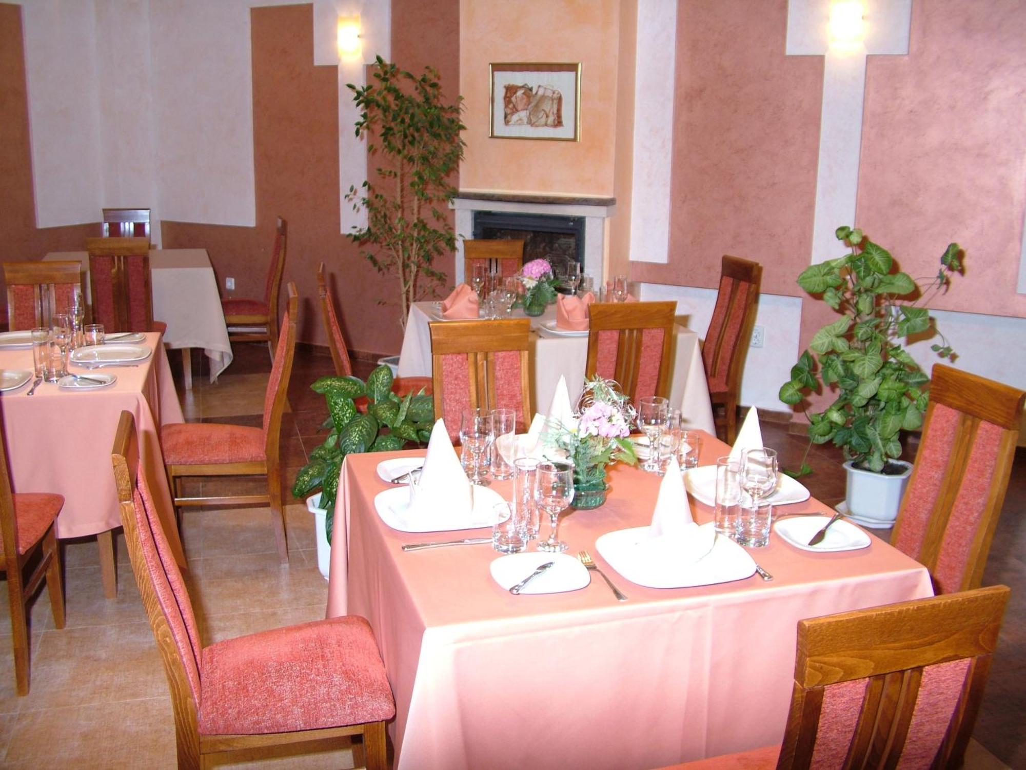 Family Hotel Gabrova Dış mekan fotoğraf