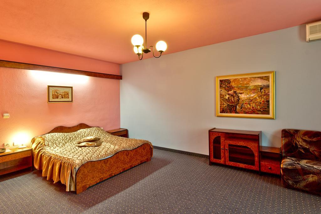 Family Hotel Gabrova Dış mekan fotoğraf